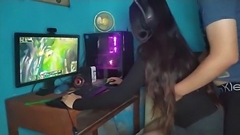 Gabr Reina Gets Fucked By Her Brother During Online Gaming