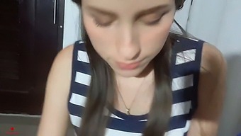 Teen Sestra Dává Hlavu Na Rodinnou Dovolenou