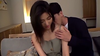 A Brown-Skinned Beauty Gives A Blowjob And Has Sex In Dog Style!